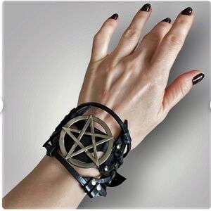 Black pentagram star leather bracelet#witchcraft#goth#wicca